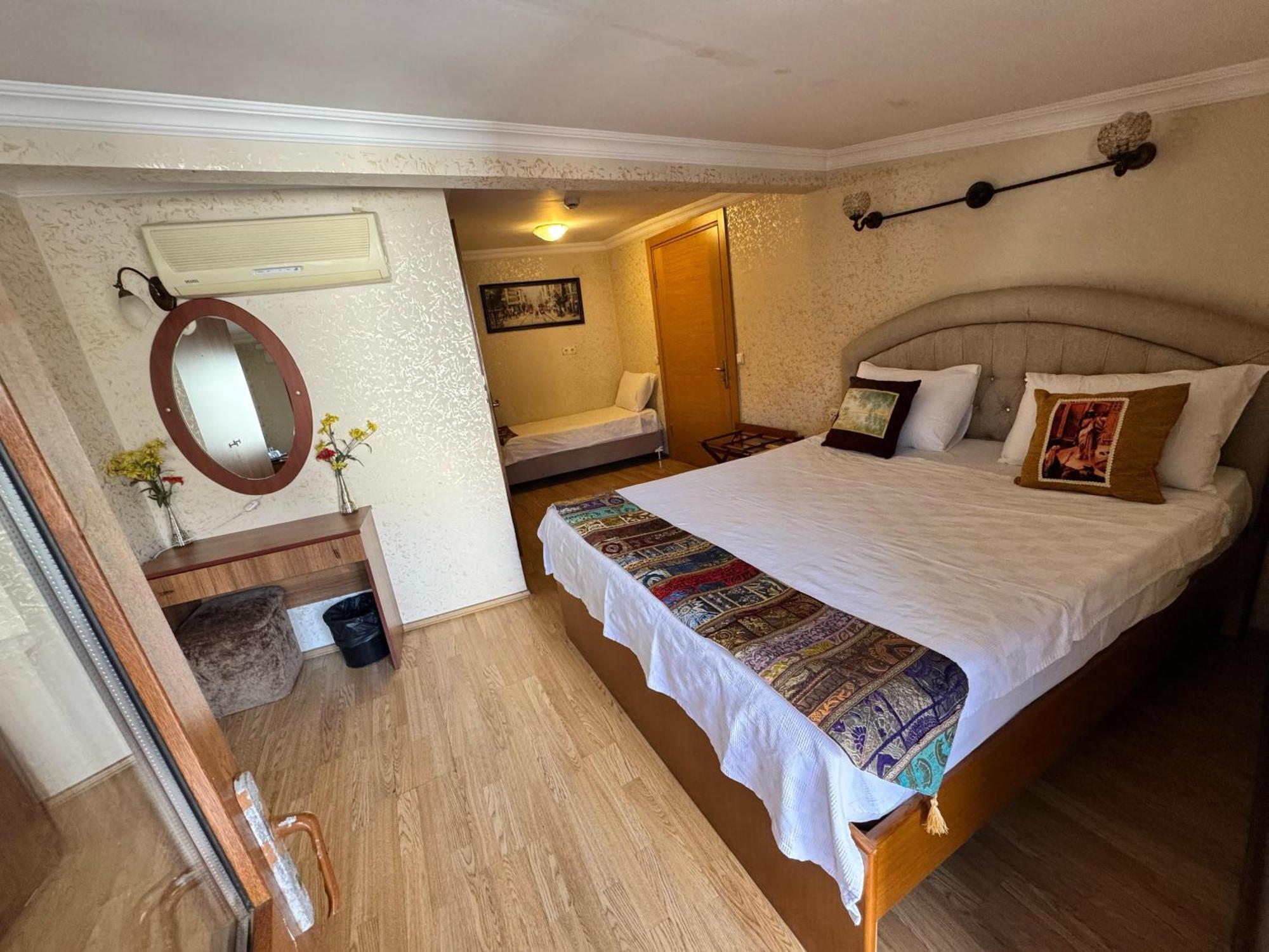 Hotel Ipekyolu Istanboel Buitenkant foto